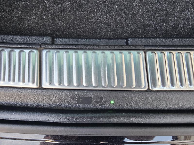 Škoda Superb 2,0 TDI DSG STYLE VIRTUAL NAVI - fotka 48 z 51
