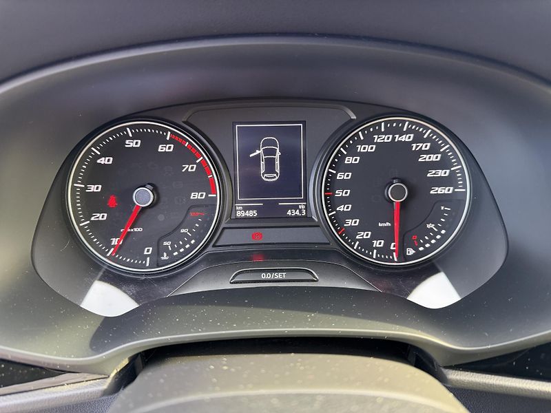 Seat Leon FR 1,5 TSi/96kW - LED,TZ,..... - fotka 15 z 66