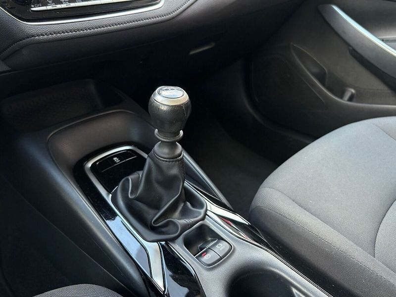 Toyota Corolla 1.5 Comfort - fotka 7 z 14