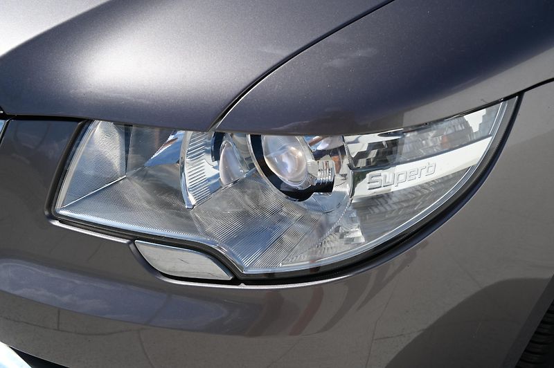 Škoda Superb 2.0TDI 125KW rezervace 3/2011 - fotka 43 z 43