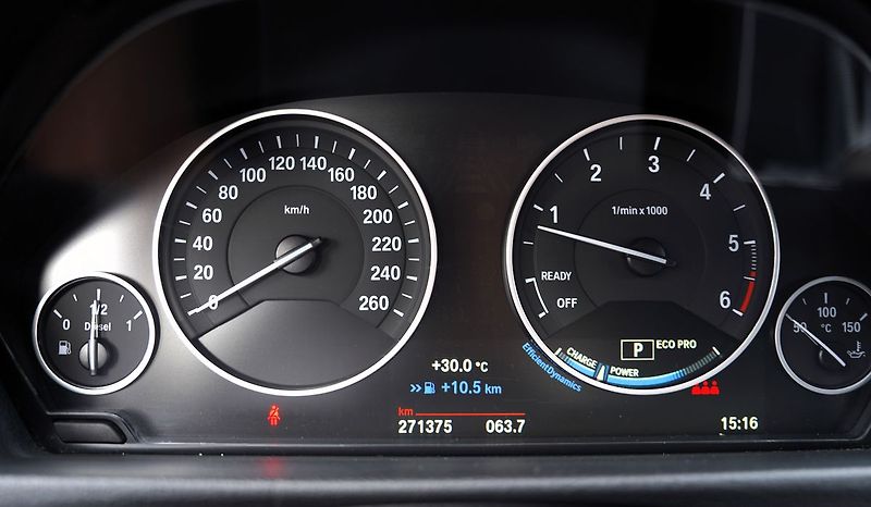BMW Řada 3 320d automat/EfficientDynamic/ - fotka 33 z 39