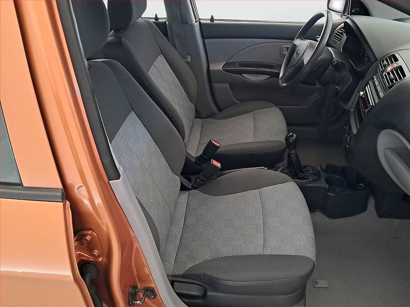 Kia Picanto (2006) 1.1, nová STK, Tažné, Klima - fotka 9 z 14