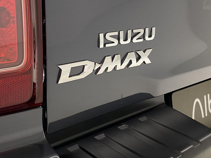 Isuzu D-Max (2026) Double Cab 1,9l LS 4x4 AUT - fotka 12 z 35