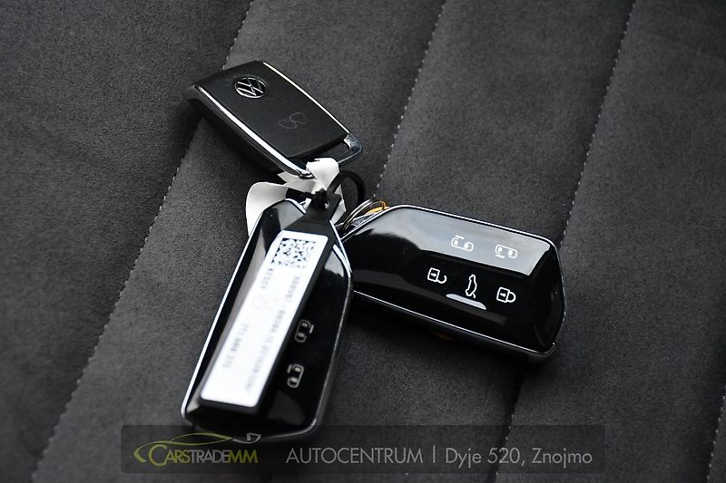 Volkswagen Multivan 2.0TDi HIGHLINE PANORAMA ACC - fotka 37 z 57