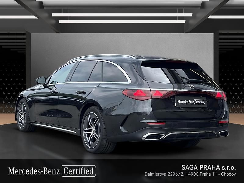 Mercedes-Benz Třídy E E-Třída 220 d 4MATIC kombi - fotka 5 z 18
