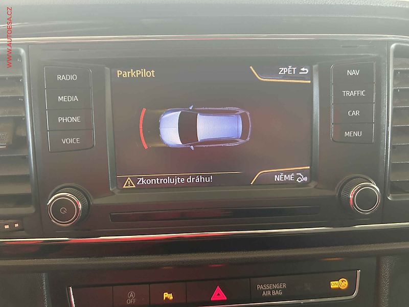 Seat Leon (2014) 1.4TSi, Style, navi, +kola - fotka 13 z 16