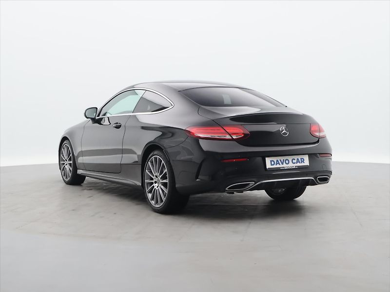 Mercedes-Benz Třídy C 2.0 300d 180kW 4Matic CZ DPH - fotka 5 z 29