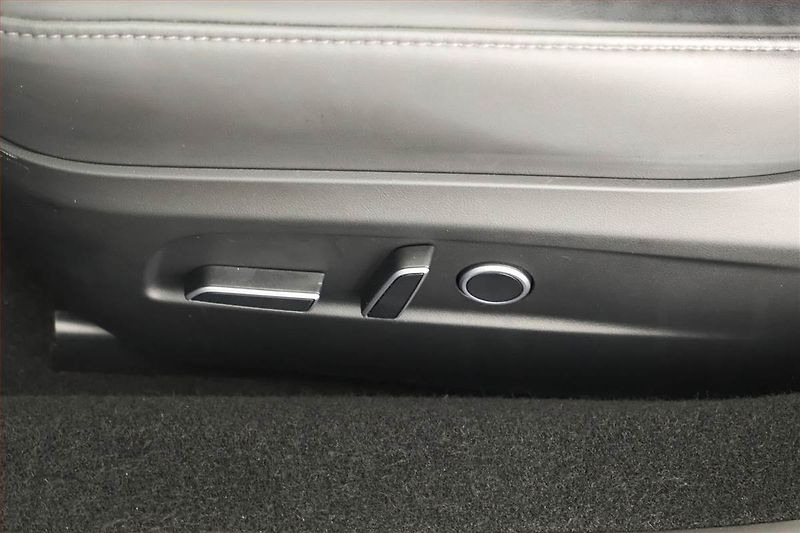 Tesla Model 3 (2024) Long Range 4WD 79kWh, SoH 89% - fotka 17 z 21