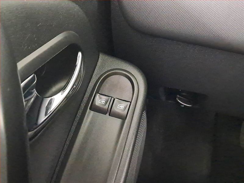 Dacia Duster (2016) 1.6 SCe - fotka 17 z 18