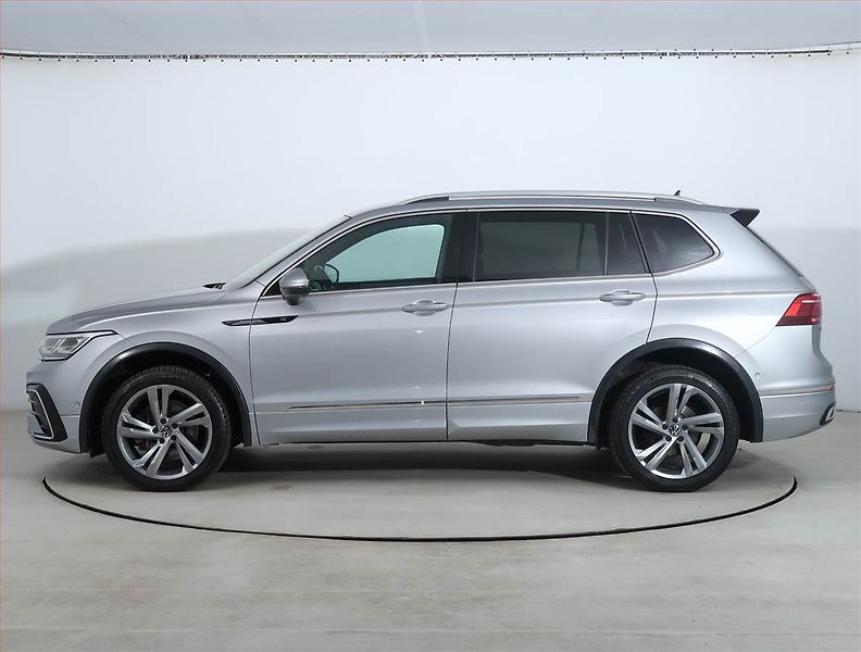 Volkswagen Tiguan Allspace (2023) R-Line 2.0 TDI - fotka 3 z 25