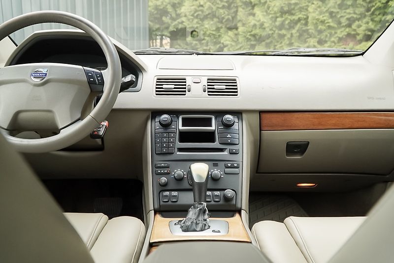 Volvo XC90 2.4 D5 120kw - fotka 28 z 29