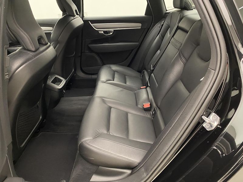 Volvo S90 D4 MOMENTUM AUT  - fotka 5 z 43