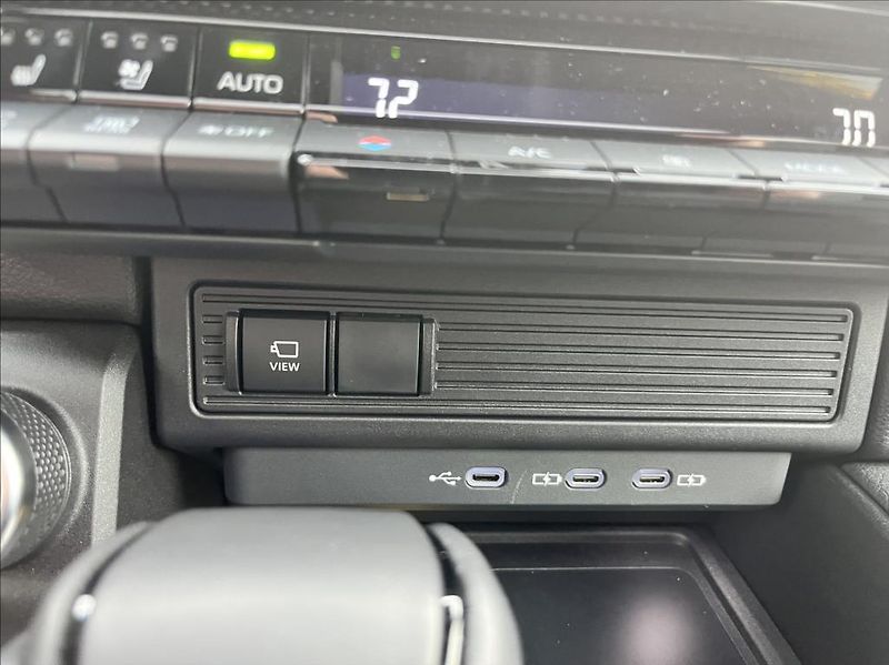 Toyota Land Cruiser 2,4 iFORCE MAX HEV Premium - fotka 30 z 37