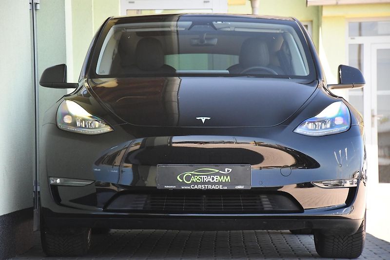 Tesla Model Y LONG RANGE DUAL MOTOR  - fotka 8 z 46