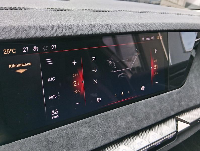 DS Automobiles DS4 PERFORM. LINE+ 1.2 PT 96 kW - fotka 18 z 32