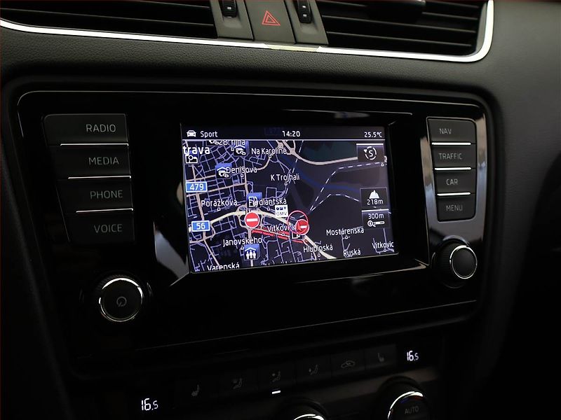 Škoda Octavia (2013) RS 2.0 TDI, Automat - fotka 15 z 20