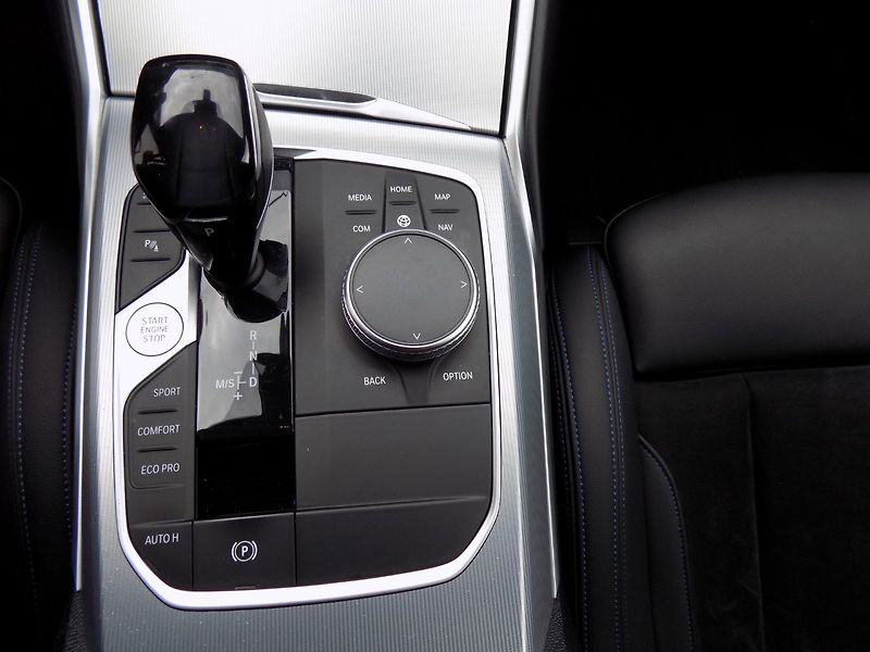 BMW Řada 3 (2020) 320d/xDrive/M-Sport/Full-LED/ - fotka 29 z 47