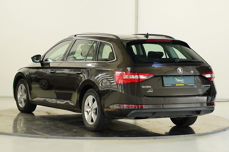 Škoda Superb - fotka 7 z 36