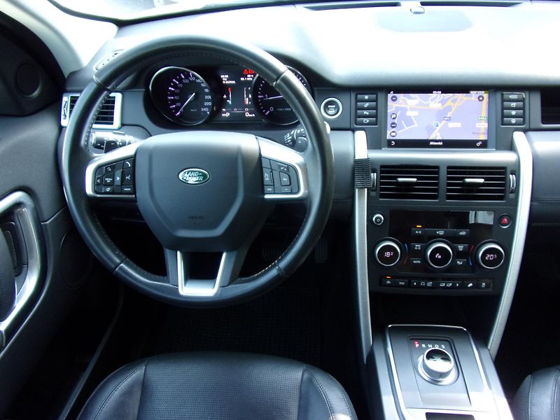 Land Rover Discovery Sport (2015) 2.2D 4X4 110kW AUTOMAT KŮŽE KM - fotka 14 z 24