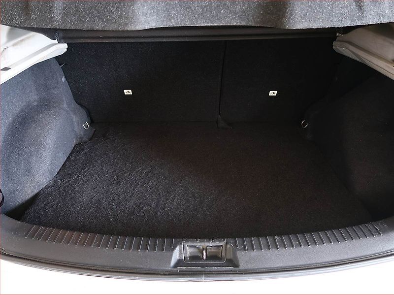 Nissan Qashqai (2010) 1.6, Tempomat, Park. senzory - fotka 13 z 14
