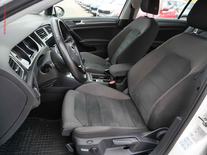 Volkswagen Golf (2017) 1.6TDi, ČR, Comfortline - fotka 9 z 21