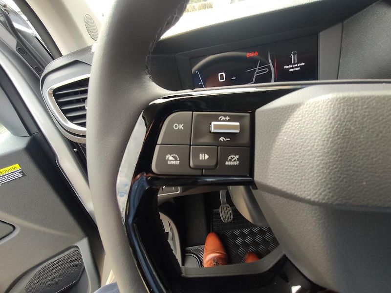 Peugeot Traveller (2026) L2 2.2 HDI 150k MAN6 WEBASTO - fotka 18 z 33