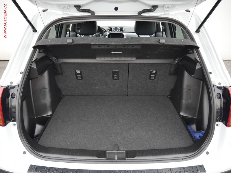 Suzuki Vitara (2016) 1.6 DDiS 4x4, ČR, AT, navi - fotka 7 z 26