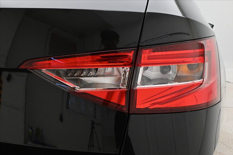 Škoda Superb 2,0 TDI 110kW Style DSG Záruka - fotka 30 z 31