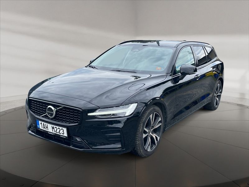 Volvo V60 2,0 B4 P Plus Dark AT - fotka 3 z 11