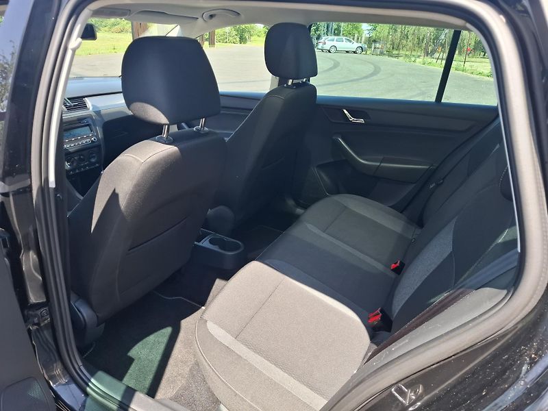 Škoda Rapid (2014) 1.2TSi 63kW,klima,tažné,senzor - fotka 13 z 19