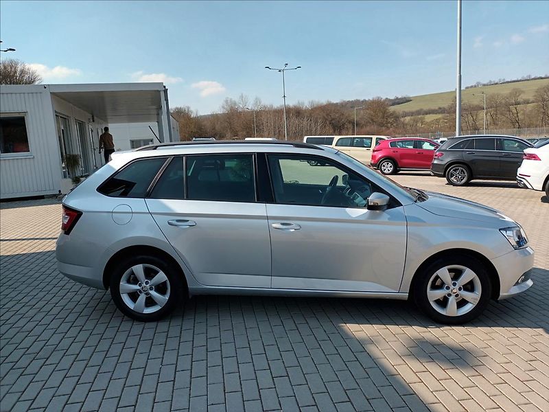 Škoda Fabia 1,2 TSI,66KW,DIGIKLIMA,TEMPOMA - fotka 4 z 36