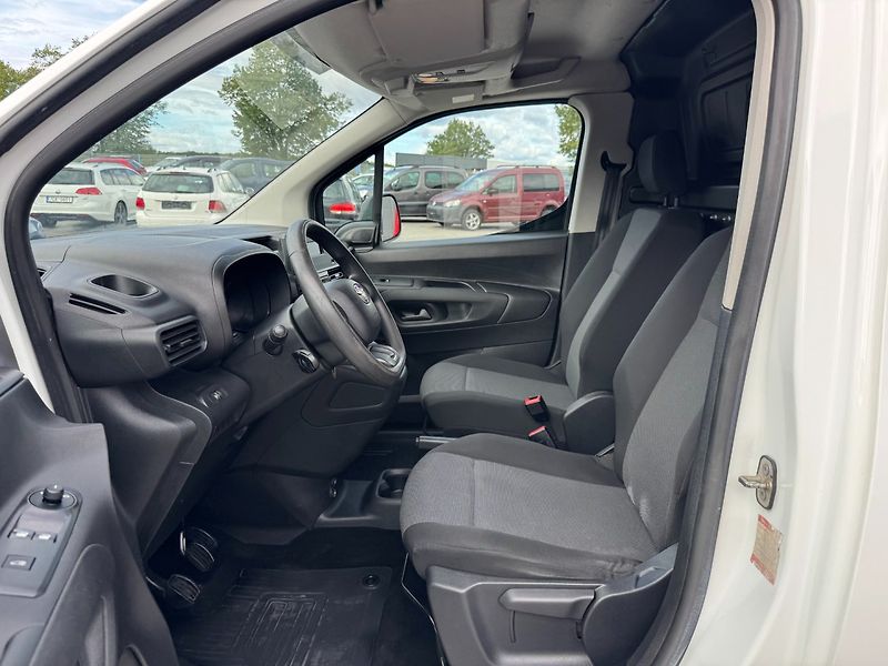 Toyota ProAce City (2020) L2 1.5D 75kW - fotka 10 z 29