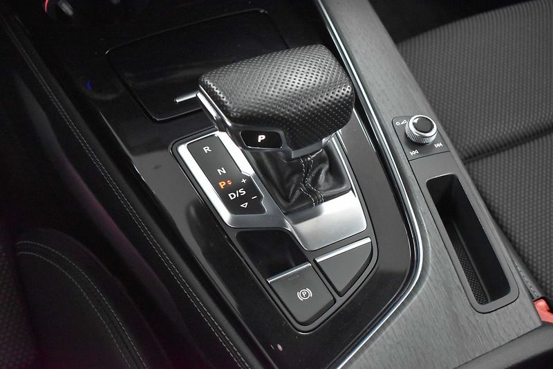 Audi A4 2.0 TDI S-LINE*ACC*TAŽNÉ*DPH* - fotka 24 z 42