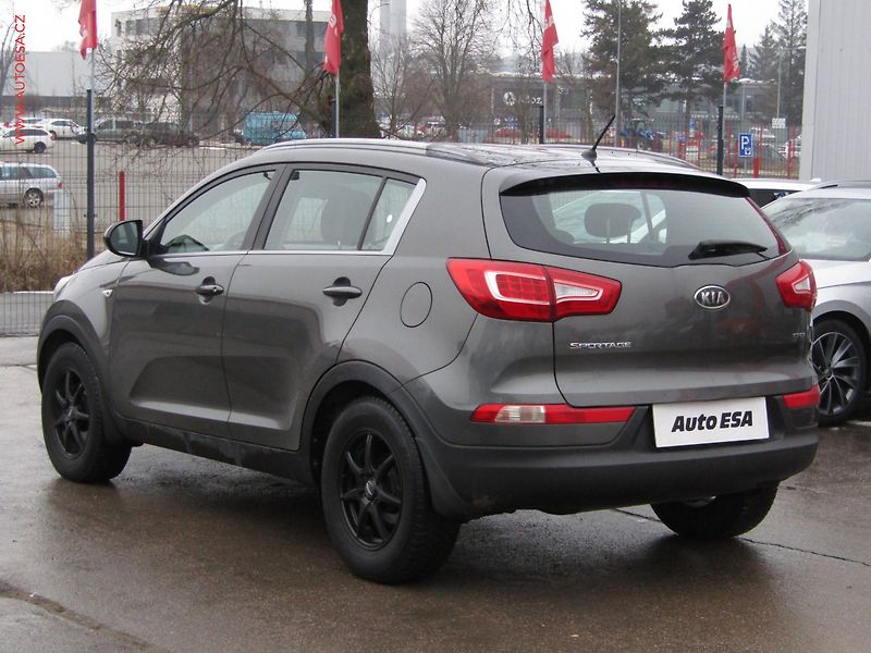 Kia Sportage (2011) 1.7CRDi, ČR, AC, park.asist - fotka 6 z 14
