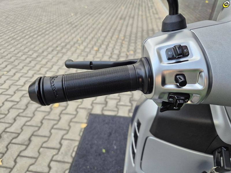 Vespa (2026) GTS 310 Edizione Ottantesimo - fotka 21 z 24