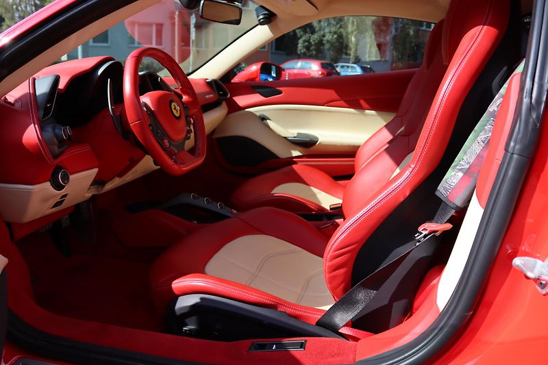 Ferrari 488 (2019) 488 GTB | 1. Majitel | ČR  - fotka 35 z 75