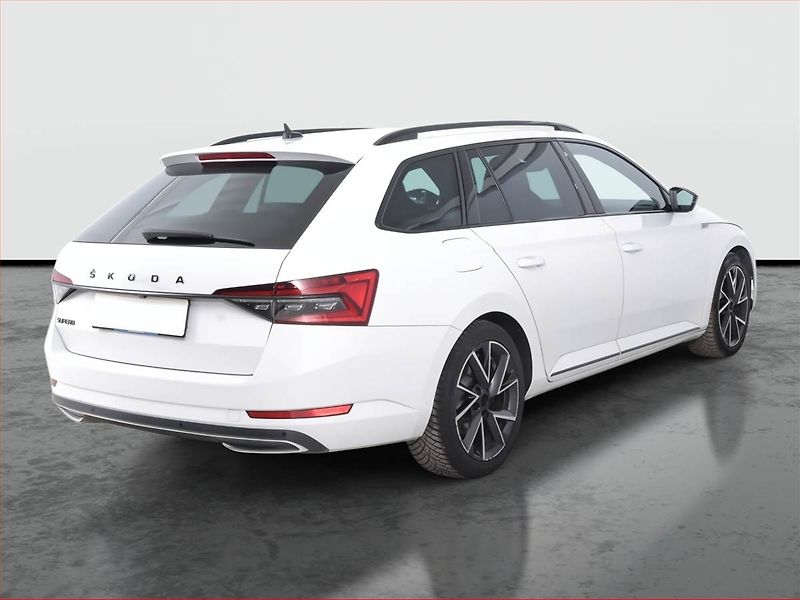 Škoda Superb (2022) Sportline 1.5 TSI - fotka 5 z 17