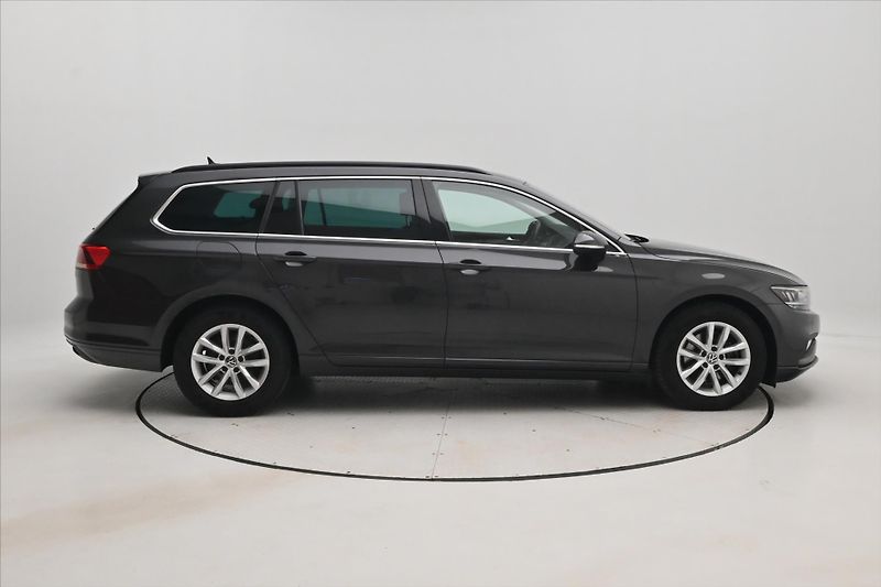 Volkswagen Passat 2,0 TDI 110 kW DSG Business Zá - fotka 4 z 31