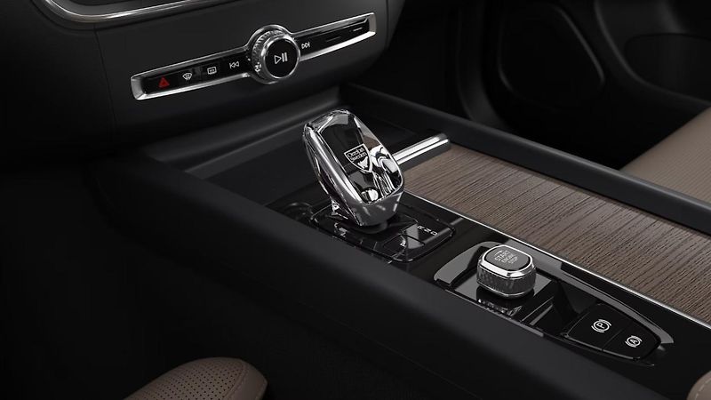 Volvo XC60 (2026) B5 PLUS - fotka 11 z 13