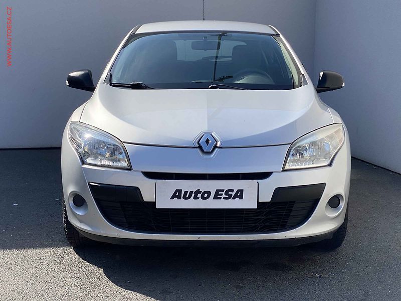 Renault Mégane (2010) 1.6 16V, ČR, AC, temp - fotka 2 z 14