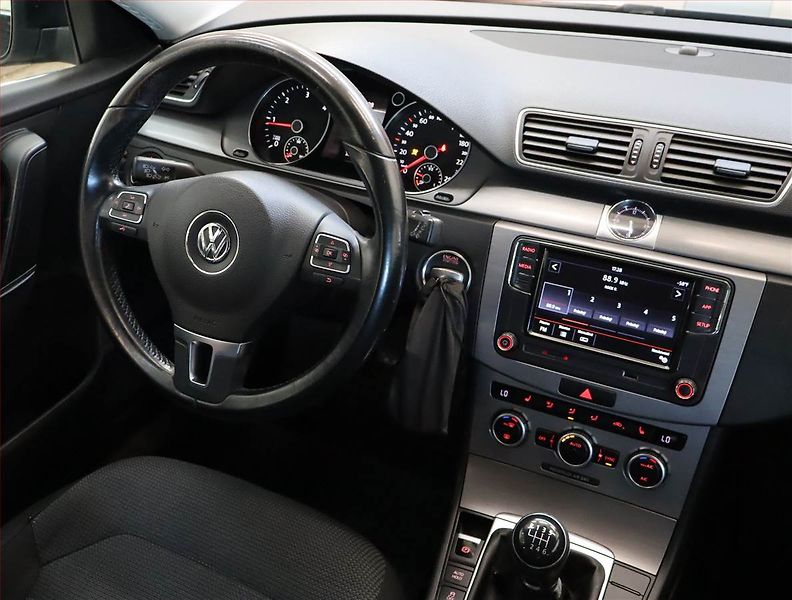 Volkswagen Passat (2014) Comfortline 2.0 TDI, Tempomat - fotka 7 z 22