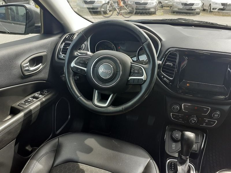 Jeep Compass (2020) 2.4 L 4X4 LATITUDE - fotka 8 z 39