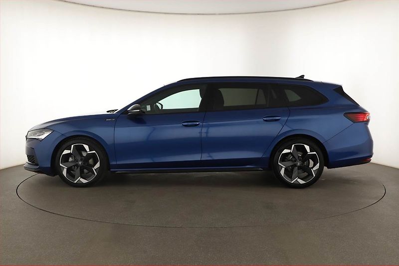 Škoda Superb (2025) 2.0 TDI, Sportline, Navigace - fotka 3 z 20