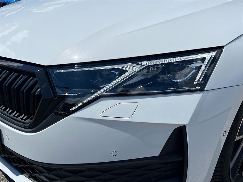 Škoda Octavia 2,0 TDi 110kW 7DSG SPORTLINE - fotka 28 z 29