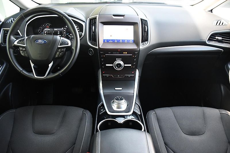 Ford S-MAX 2,0TDCi ČR 1.MAJITEL 140KW AT - fotka 21 z 53