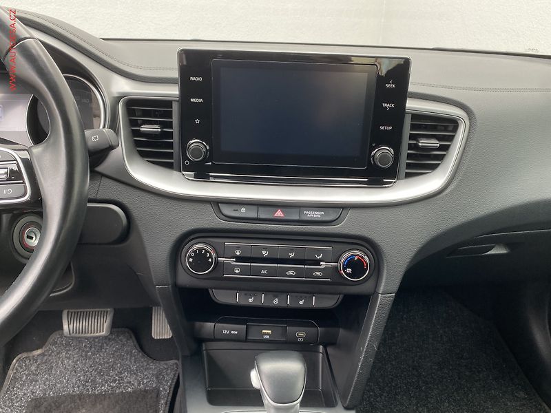 Kia Ceed (2023) 1.5 T-GDi, ČR, Spin, AT - fotka 12 z 18