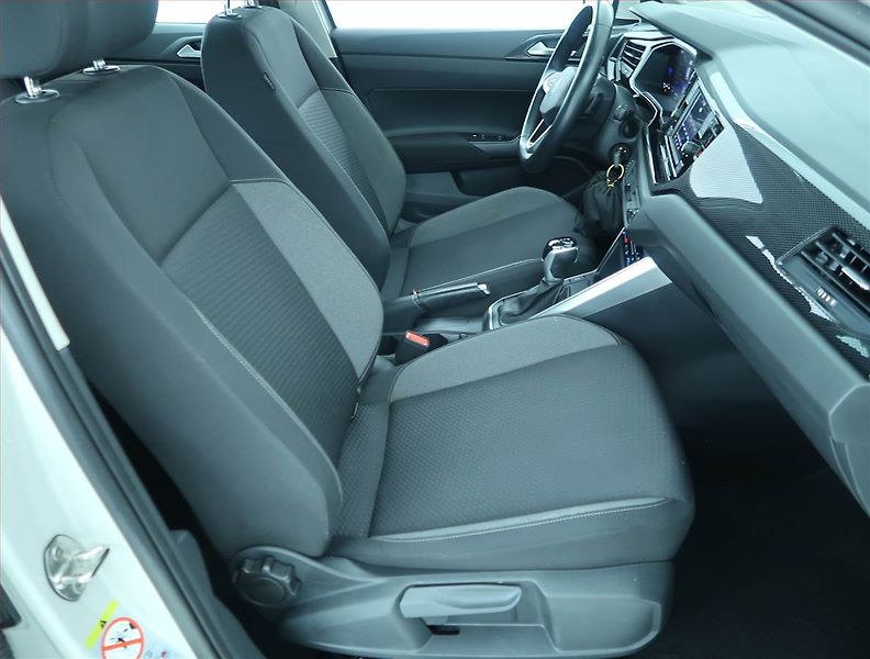 Volkswagen Taigo (2022) Life 1.0 TSI - fotka 9 z 19