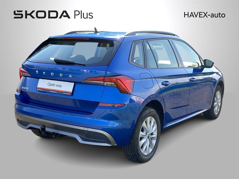 Škoda Kamiq (2021) 1.0 TSI Ambition - fotka 2 z 33