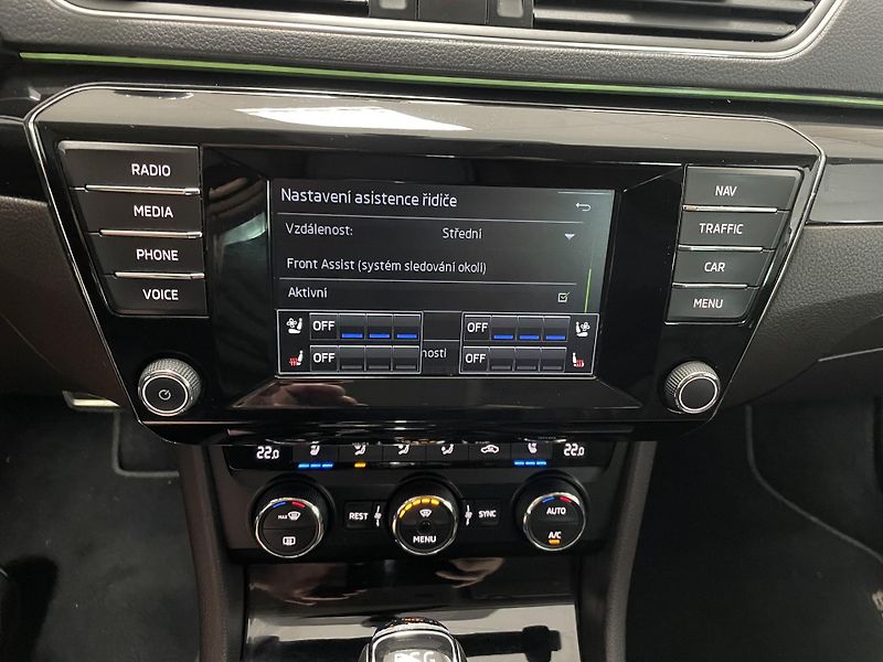 Škoda Superb 2.0 TDi 110 kw REZERVACE - fotka 32 z 33