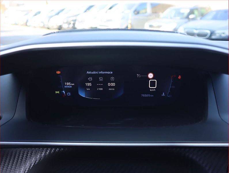 Peugeot 2008 (2020) GT Line 1.2 PureTech - fotka 11 z 19
